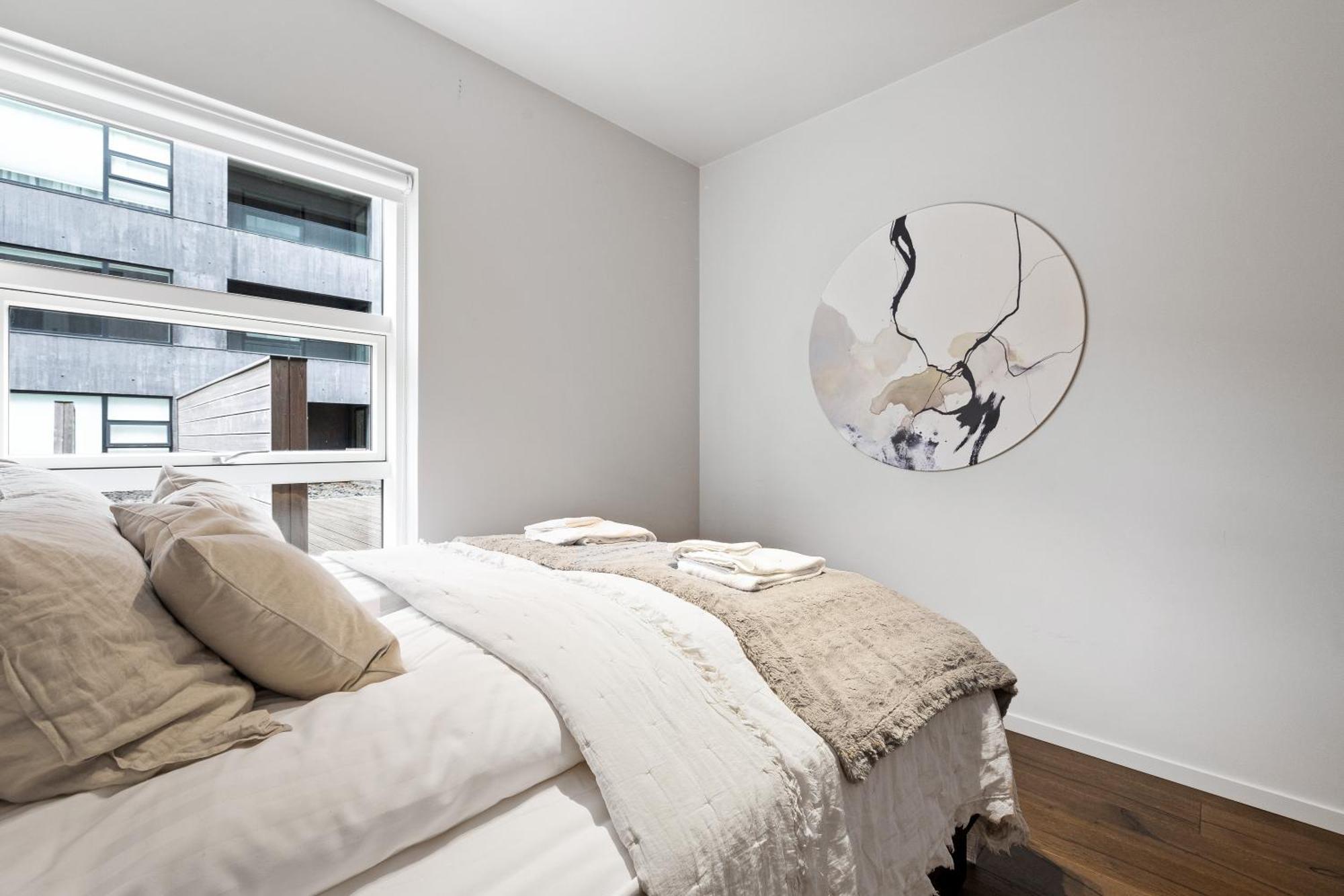 Vibrant Hafnatorg I Spacious Property With Expansive Garage Reykjavik Exterior photo